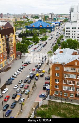 En vue de la ville de Tioumen rue avec Cirque depuis le haut point Banque D'Images