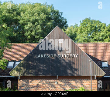 La chirurgie au bord du lac, Corby. Banque D'Images