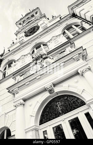 Photo de détail Belle Budmerice castle en République slovaque. Thème de l'architecture. Photo en noir et blanc. Patrimoine culturel. Banque D'Images