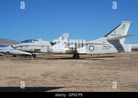 US Navy Douglas A-3 Skywarrior dans un avion les aventuriers dans le désert de Mojave en 2006. Banque D'Images