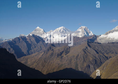 Chopicalqui, le Huascaran Huascaran Norte Sur, de l'Alto de Pucaraju Pass, lumière du matin, Cordillère blanche, Pérou Banque D'Images