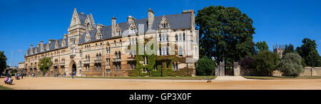 Une vue panoramique de l'extérieur de la prairie des capacités au Christ Church College - sur les collèges historiques d'Oxford University Banque D'Images