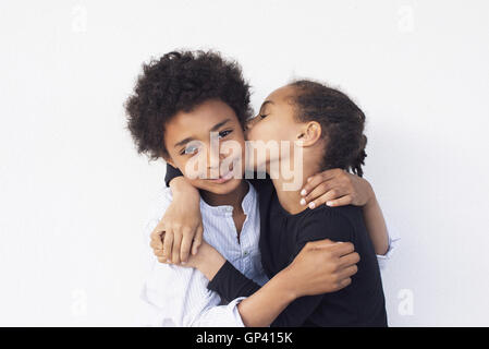 Faire place au frère et soeur Banque D'Images