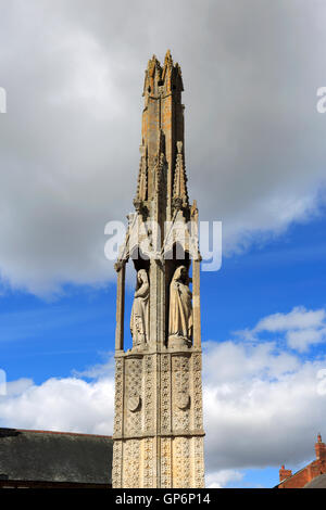 La Reine Eleanor Croix dans le village de Geddington, Northamptonshire, Angleterre. Banque D'Images