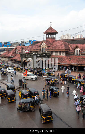 L'image de Bandra, gare ferroviaire patrimoniale de Bandra, Mumbai, Maharashtra, Inde Banque D'Images