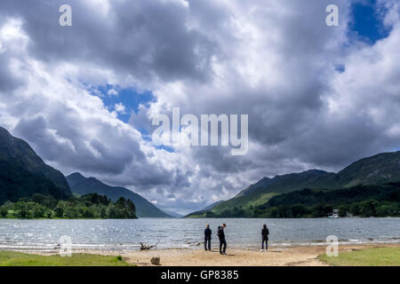 Le Glenfinnan monument situé sur les rives du Loch Shiel Lochaber, Banque D'Images