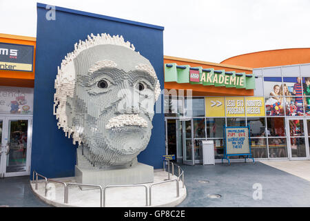 Buste d'Albert Einstein au Legoland Banque D'Images