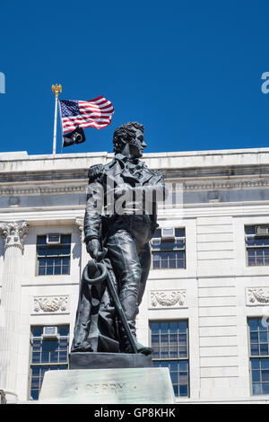 Le commodore Oliver Perry statue au State House à Providence, Rhode Island, USA Banque D'Images