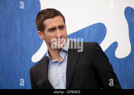 Venise, Italie. 2e, 2016 Sep. Jake Gyllenhaal animaux nocturnes au photocall du film au 73ème Festival du Film de Venise, la Sala Grande le vendredi 2 septembre 2016, Venise, Italie. Credit : Doreen Kennedy/Alamy Live News Banque D'Images