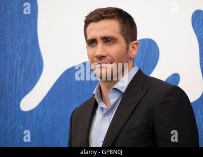 Venise, Italie. 2e, 2016 Sep. Jake Gyllenhaal animaux nocturnes au photocall du film au 73ème Festival du Film de Venise, la Sala Grande le vendredi 2 septembre 2016, Venise, Italie. Credit : Doreen Kennedy/Alamy Live News Banque D'Images