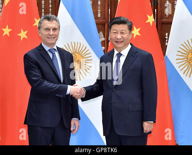 Hangzhou, Chine, Province de Zhejiang. 3e, 2016 Sep. Le président chinois Xi Jinping (à droite) rencontre son homologue argentin Mauricio Macri qui sont venus à Beijing pour assister au Sommet du G20 à Hangzhou, capitale de la Province de Zhejiang en Chine de l'Est, 3 septembre 2016. Crédit : Li Tao/Xinhua/Alamy Live News Banque D'Images