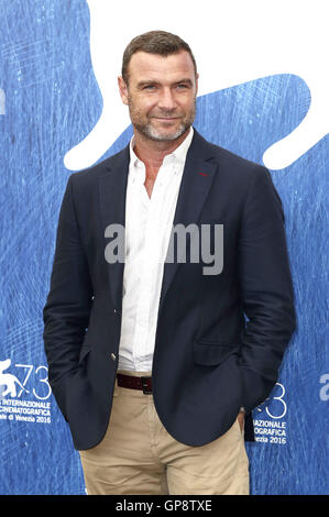 Venise, Italie. 09Th Sep 2016. Liev Schreiber au cours de la 'la' Purge photocall à la 73ème Festival International du Film de Venise, 02 Septembre 2016 | Verwendung weltweit/alliance photo Credit : dpa/Alamy Live News Banque D'Images