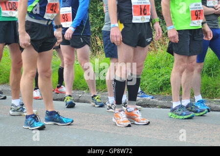 Aberfeldy, Perthshire, Écosse, Royaume-Uni. 3 Septembre, 2016. Des coureurs de fond au début de l'Highland Perthshire Marathon. Aberfeldy, Perthshire, Écosse, Royaume-Uni. Credit : Cameron Cormack/Alamy Live News Banque D'Images