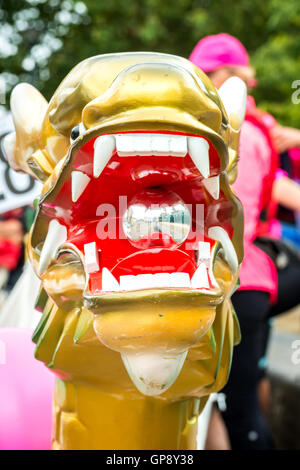 Londres, Royaume-Uni - 03 septembre 2016 : Le Grand Fleuve Race au London's Millwall Dock , Canary Wharf. River marathon annuel avec 300 équipages internationaux la concurrence pour devenir le bateau traditionnel des Champions. Crédit : Elena/Chaykina Alamy Live News Banque D'Images