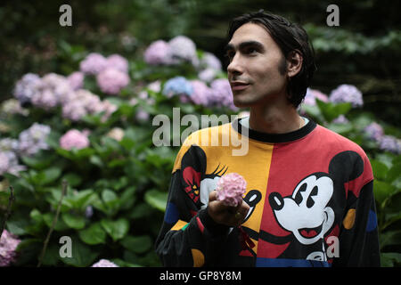 Dorset, UK. 2 Septembre, 2016. Exclusif : Oscar Scheller posant pour des photos de la deuxième journée de la fin de la route 2016 Festival à Larmer Tree Gardens dans le Dorset. Photo date : vendredi 2 septembre 2016. Credit : Roger Garfield/Alamy Live News Banque D'Images