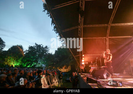 Dorset, UK. 2 Septembre, 2016. Sur phosphorescent jour 2 de la fin de la route 2016 Festival à Larmer Tree Gardens dans le Dorset. Photo date : vendredi 2 septembre 2016. Credit : Roger Garfield/Alamy Live News Banque D'Images