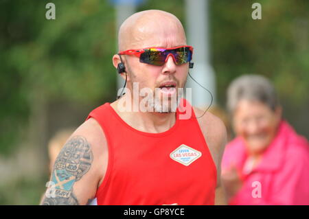 Aberfeldy, Perthshire, Écosse, Royaume-Uni. 3 Septembre, 2016. Coureurs de prendre part à l'Highland Perthshire Marathon. Trois événements ont été disponibles : le marathon, demi-marathon et le temps de cycle du procès. Aberfeldy, Perthshire, Écosse, Royaume-Uni. Credit : Cameron Cormack/Alamy Live News Banque D'Images