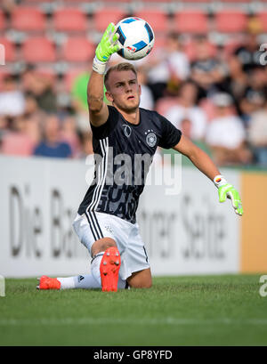 Kassel, Allemagne. 2e, 2016 Sep. Allemagne gardien de timon Wellenreuther en action au cours de la sous-21s friendly match de football entre l'Allemagne et la Slovaquie à Kassel, Allemagne, 2 septembre 2016. PHOTO : THOMAS EISENHUTH/DPA - AUCUN FIL SERVICE - © dpa/Alamy Live News Banque D'Images