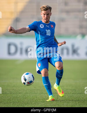 Kassel, Allemagne. 2e, 2016 Sep. La Slovaquie est Albert Rusnak en action au cours de la sous-21s friendly match de football entre l'Allemagne et la Slovaquie à Kassel, Allemagne, 2 septembre 2016. PHOTO : THOMAS EISENHUTH/DPA - AUCUN FIL SERVICE - © dpa/Alamy Live News Banque D'Images