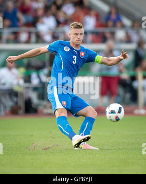 Kassel, Allemagne. 2e, 2016 Sep. La Slovaquie Milan Skriniar en action au cours de la sous-21s friendly match de football entre l'Allemagne et la Slovaquie à Kassel, Allemagne, 2 septembre 2016. PHOTO : THOMAS EISENHUTH/DPA - AUCUN FIL SERVICE - © dpa/Alamy Live News Banque D'Images