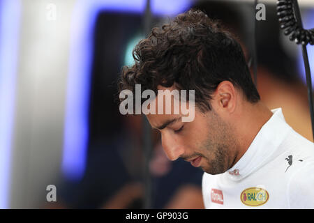 Monza, Italie. 06Th Sep 2016. Formula 1 Grand prix d'Italie, journée de qualification. Red Bull Racing RB12 &# x2013 ; Daniel Ricciardo Credit : Action Plus Sport/Alamy Live News Banque D'Images