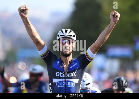 Bruxelles, Belgique. 06Th Sep 2016. Tom Boonen (BEL) Rider de ETIXX - Quick Step franchit la comme le gagnant de la 4e édition de CCI Bruxelles Cycling Classic 2016 (199 kms) le 03 septembre, 2016 à Bruxelles, Belgique : Action Crédit Plus Sport/Alamy Live News Banque D'Images