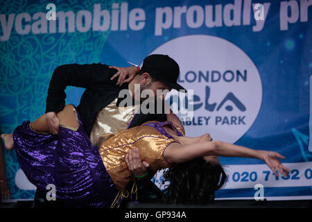 London UK 03 Sep 2016 t d'un jour le plus grand festival en Europe de l'Asie du Sud qui a eu lieu pendant 13 ans à Gunnersbury Park, s'installe à Wembley Park à Brent pour la Zee Mela 2016 .C'est un événement vraiment multiculturelle qui réunit les gens de toutes les communautés diverses a Londres, pour célébrer la culture asiatique , la musique, la nourriture, la danse traditionnelle et de divertissements familiaux. Quezada-Neiman@Paul/Alamy Live News Crédit : Paul/Quezada-Neiman Alamy Live News Banque D'Images