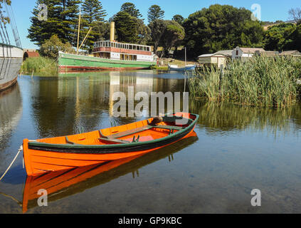 Les canards dans un bateau. Banque D'Images