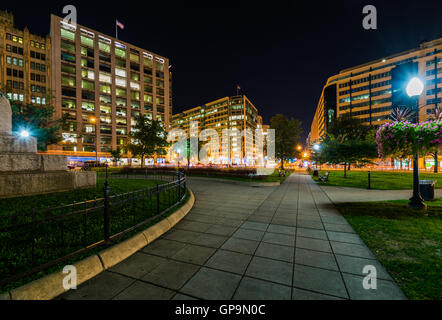 Une longue exposition de Farragut Square, au centre-ville de Washington, District de Columbia Banque D'Images