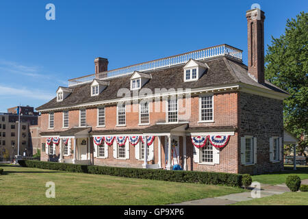 L'ère coloniale historique Philipse Manor Hall au centre-ville de Yonkers, New York. Banque D'Images