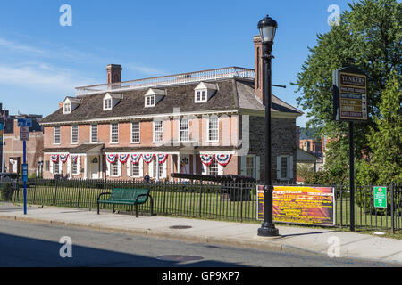 L'ère coloniale historique Philipse Manor Hall au centre-ville de Yonkers, New York. Banque D'Images