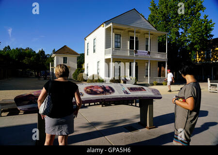 Visiteurs en Sonoma State Historic Park.,Sonoma Napa Valley,California,USA Banque D'Images