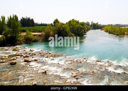 En Europe la Turquie aspendos le vieux pont près de la rivière et de la nature Banque D'Images