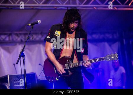 Milan, Italie. 09Th Sep 2016. Le groupe de rock italien Ministri représenté sur scène comme ils en concert pendant le Festival à Unaltro Circolo Magnolia dans dentelés. © Roberto Finizio/Pacific Press/Alamy Live News Banque D'Images