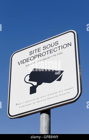 Tableau de bord dans la rue de la surveillance vidéo en France Banque D'Images