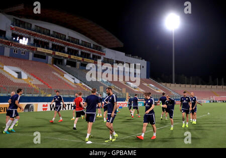 L'Écosse joueurs pendant une session de formation au Stade National Ta'Qali, Malte. Banque D'Images