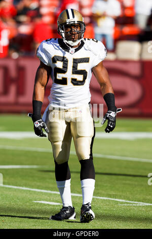 20 septembre, 2010 ; San Francisco, CA, USA, New Orleans Saints reggie bush running back (25) se réchauffe avant le match contre les san Francisco 49ers à candlestick park. Banque D'Images