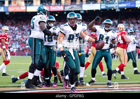 10 octobre 2010, San Francisco, CA, USA ; Philadelphia Eagles tight end brent celek (87) célèbre après avoir marqué un touché contre les san Francisco 49ers au cours du premier trimestre à candlestick park. Banque D'Images