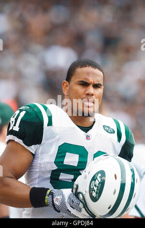 25 septembre 2011 ; Oakland, CALIFORNIE, États-Unis; le Tight End des jets de New York, Dustin Keller (81), en marge du quatrième quart-temps contre les Raiders d’Oakland à l’O.co Coliseum. Oakland bat New York 34-24. Banque D'Images