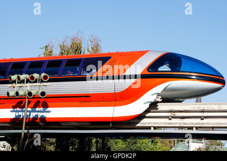 Monorail, Disneyland, Anaheim, Californie, États-Unis d'Amérique Banque D'Images