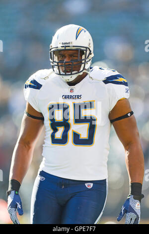 Jan 1, 2012 ; Oakland, CA, USA ; San Diego Chargers tight end Antonio Gates (85) se réchauffe avant le match contre les raiders d'Oakland à o.co coliseum. San Diego oakland défait 38-26. Banque D'Images
