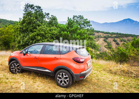 Novorossiysk, Russie - Août 21, 2016 : voiture Kaptur Renault Orange. C'est version russe sous-compacte de Renault crossover Banque D'Images