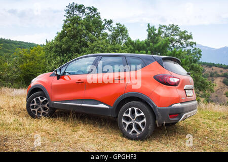 Novorossiysk, Russie - le 21 août 2016 : photo gros plan de voiture Kaptur Renault. Il s'agit d'une version russe du crossover sous-compacte Banque D'Images