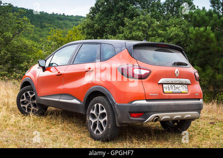 Novorossiysk, Russie - le 21 août 2016 : vue arrière de Renault Kaptur. Il s'agit d'une version russe de Renault crossover sous-compacte Banque D'Images