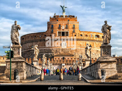 Vue de Castel San Angelo à Rome, en Italie, le matin tôt Banque D'Images