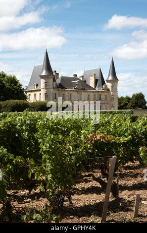 Pauillac Bordeaux France - l'historique Château Pichon Longueville Baron situé le long de la route des vins de Pauillac Banque D'Images