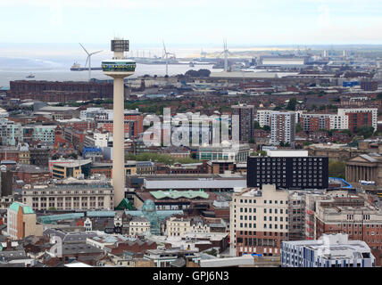 La ville de Liverpool dominé par St. John's Beacon. Liverpool, Angleterre, Europe Banque D'Images