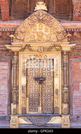 Sanctuaire Mandir Bayda porte, Palais Royal, Durbar Square, Patan, Népal Banque D'Images