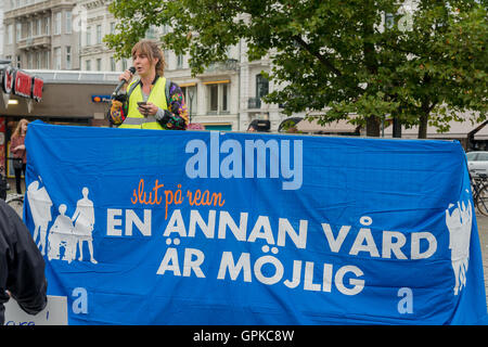 Malmö, Suède. Le 4 septembre, 2016. Des manifestations contre les coupures dans le domaine des soins de santé publique à travers la Suède, ici à Malmö. Tommy Lindholm/Alamy Live News. Banque D'Images