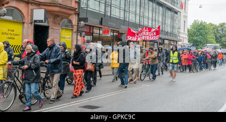 Malmö, Suède. Le 4 septembre, 2016. Des manifestations contre les coupures dans le domaine des soins de santé publique à travers la Suède, ici à Malmö. Tommy Lindholm/Alamy Live News. Banque D'Images